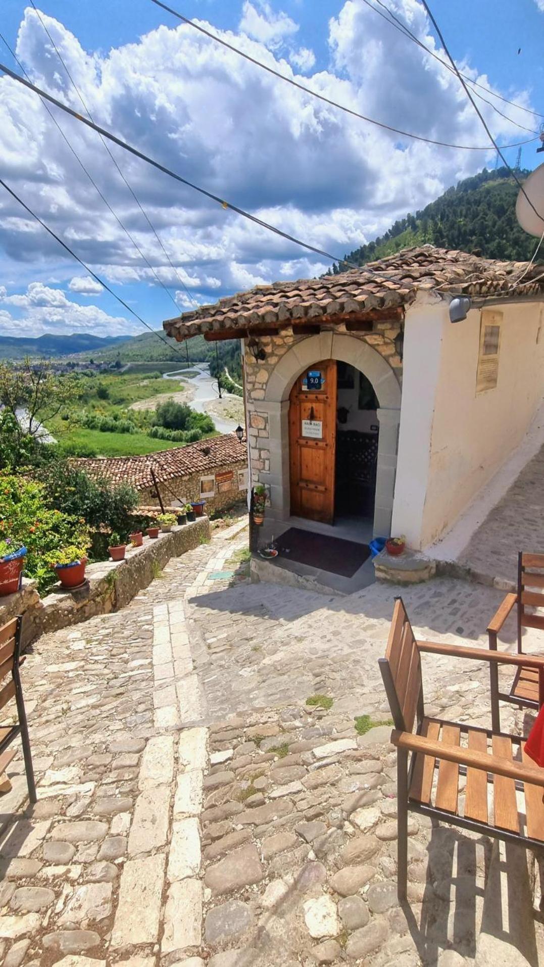 Hava Baci Appartement Berat Buitenkant foto
